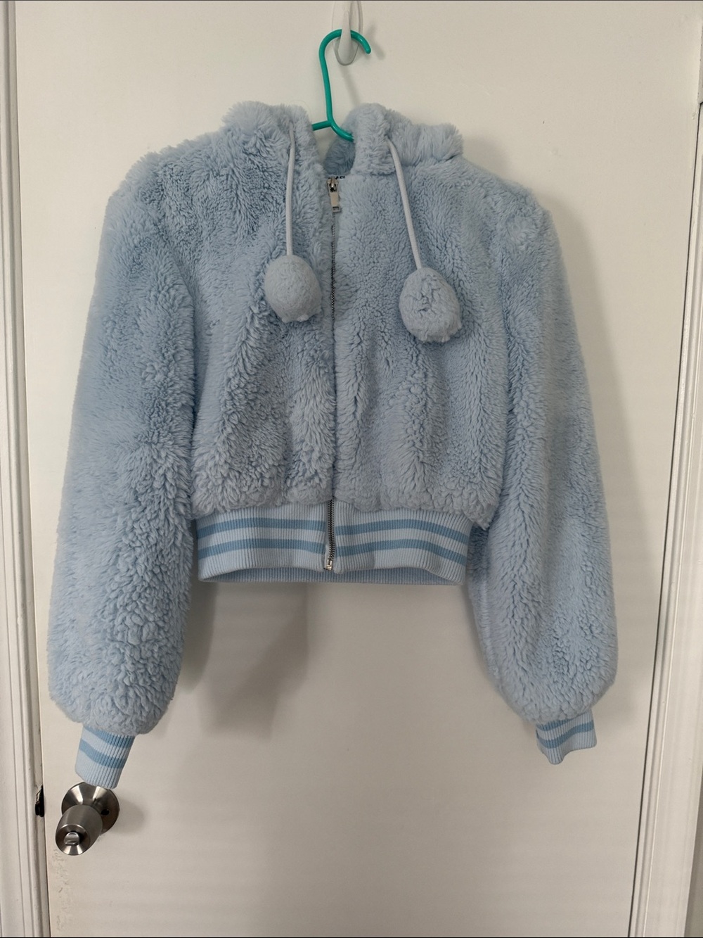 Hello kitty Cozy Blue Fleece Jacket size S - Picture 5 of 11